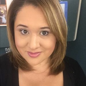 Meet your Posher, Alma